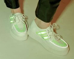 A9553 Womens White Patent Reflective Stripe Casbah Creeper