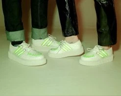 A9553 Womens White Patent Reflective Stripe Casbah Creeper