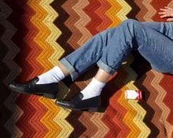 A9767 Womens Black Pointed Shark Tooth Loafer