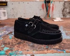 F9779 Black Faux Suede D-Ring Interlace Creeper Womens
