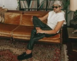 F9779 Black Faux Suede D-Ring Interlace Creeper Womens