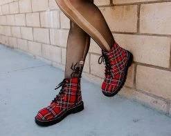 T2292 Red Plaid 7-Eye Anarchic Boot Womens