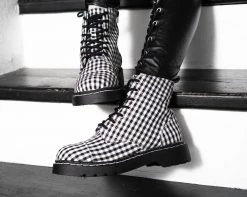 T2293 Womens Black & White Gingham 7-Eye Anarchic Boot