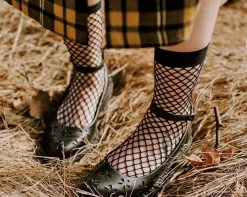 TSK1016 Vegan Black Fishnet Crew Sock